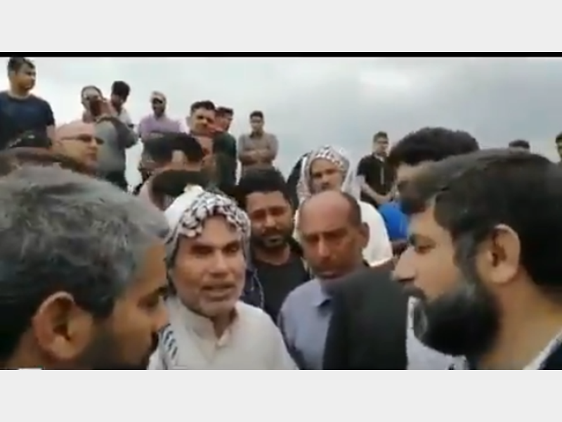 پیرمرد عرب راست می&zwnj;گوید؛ با ما مهربان باشید ما مظلوم هستیم