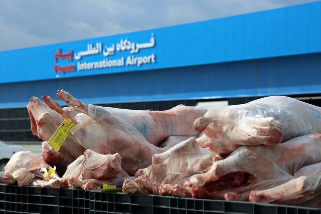 اولین محموله گوشت گرم وارداتی به فرودگاه پیام کرج رسید