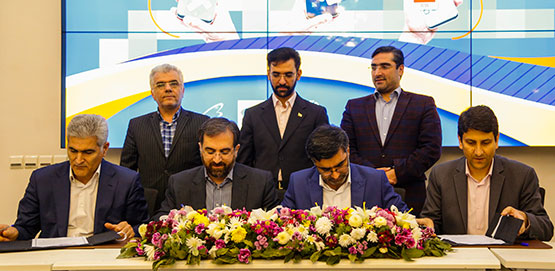 همکاری ایرانسل و پست بانک برای حمایت از تولید گوشی هوشمند ایرانی