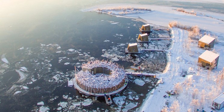 سوئدی‌ها هتل شناور یخی ساختند