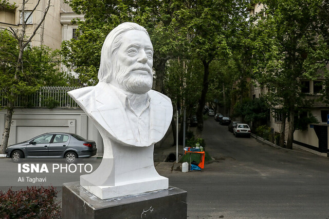 سردیس مرحوم &laquo;مشایخی&raquo; شبیه او نیست