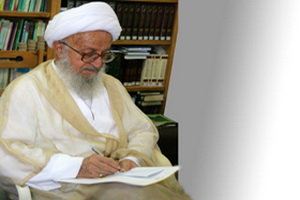 مکارم شیرازی: حضور زنان در ورزشگاه&zwnj;ها ضرورتی ندارد
