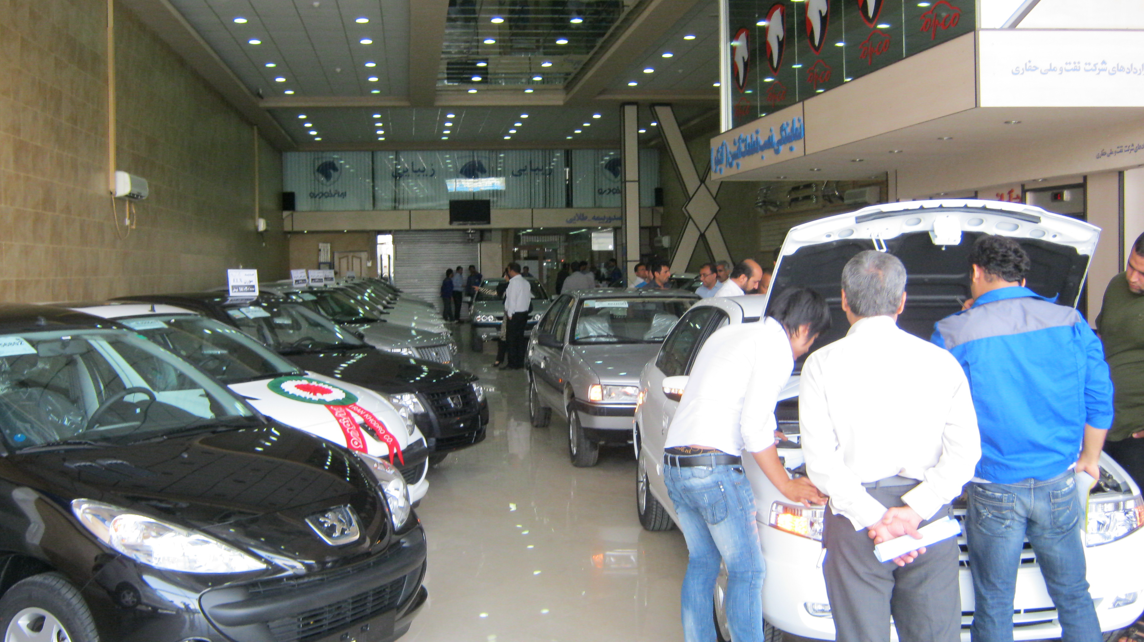 رئیس اتحادیه خودرو: افرادی که در اردیبهشت به قصد سود خودرو خریدند با 45 درصد ضرر این بازار را ترک کردند/ چه خودروهایی هنوز حباب قیمتی دارند (+اسامی)