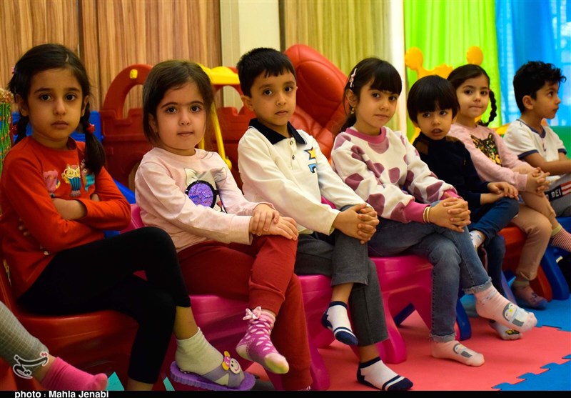 90 دقیقه&zwnj; گفت&zwnj;وگو/ با کودکان خود چقدر حرف می&zwnj;زنید؟/ در تصمیم گیری&zwnj;ها خانواده بچه&zwnj;ها مشورت می&zwnj;کنید؟
