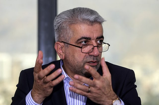 وزیر نیرو: امکان افزایش انتقال برق به افغانستان