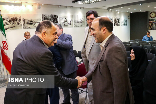 فراموشمان نکنید، به تعداد انگشتان دست باقی مانده&zwnj;ایم!