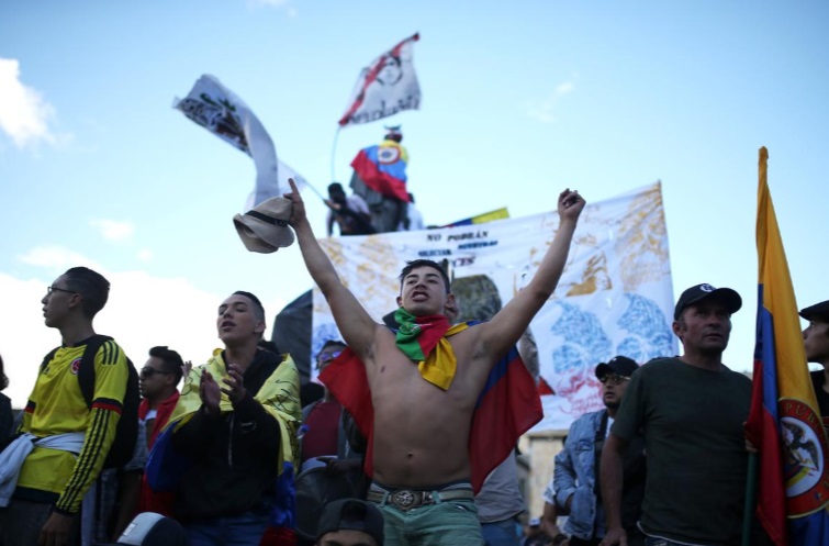 اعتراضات رقصان کلمبیا (+عکس)/ تجمع 40 هزار نفری در مرکز پایتخت