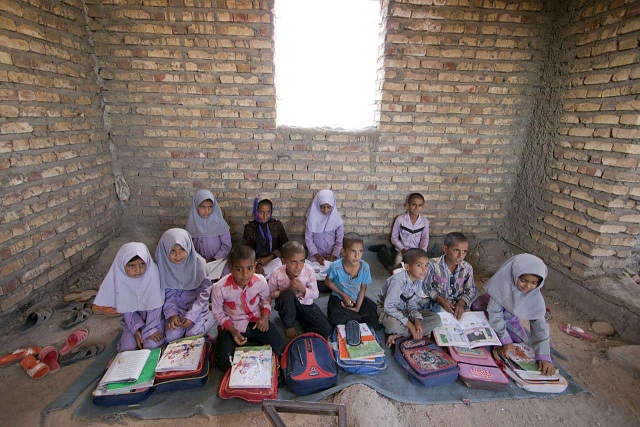 ٧٣١ مدرسه روستایی زنجان اینترنت ندارند