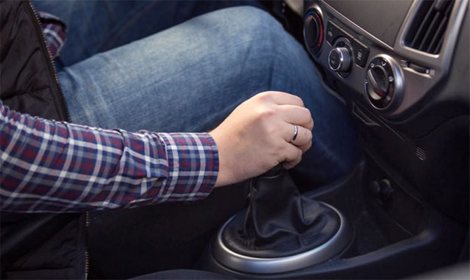 10 عادت بد رانندگی که که به خودرو آسیب می زند