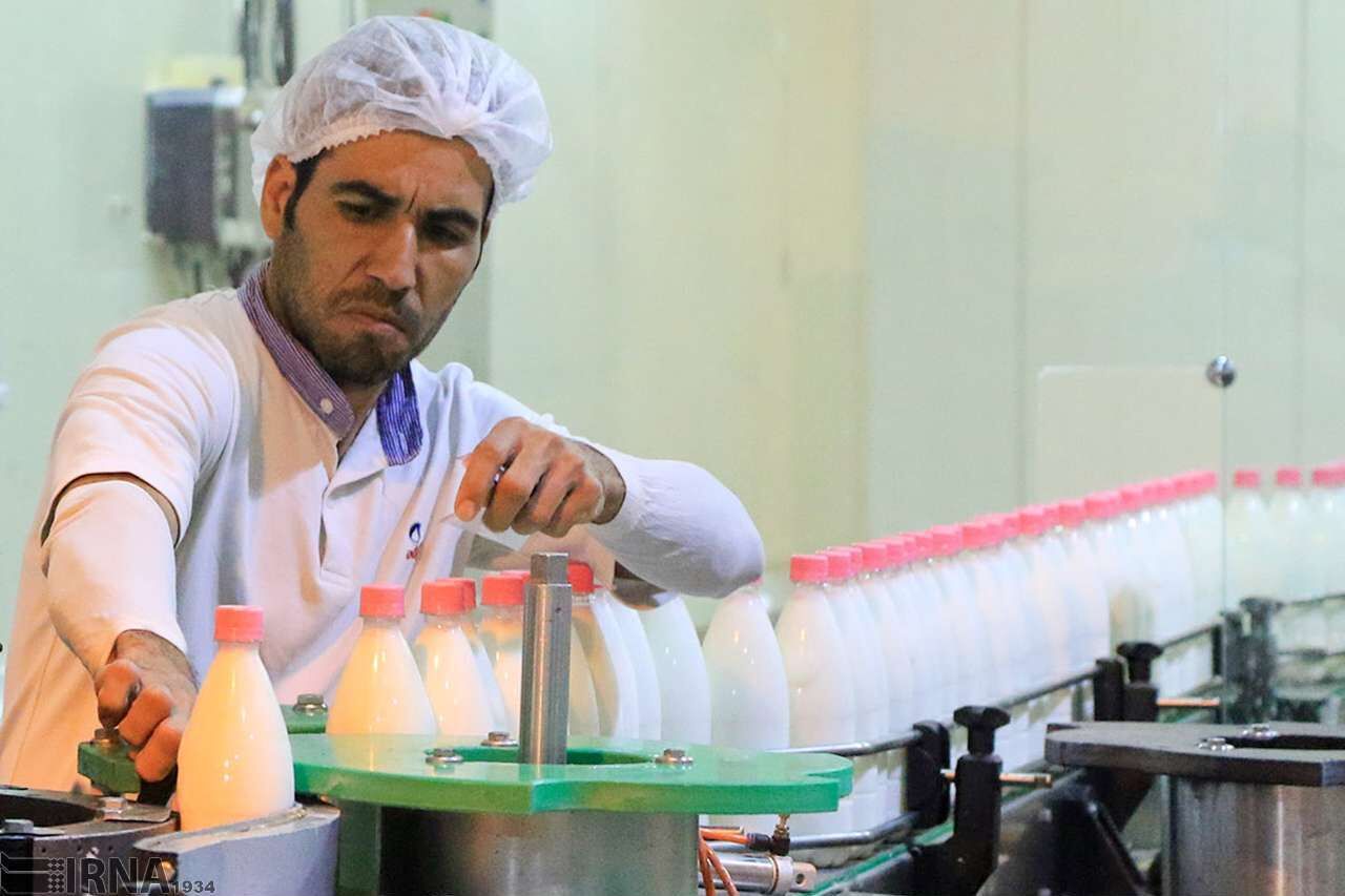 زنگ خطر کاهش سرانه مصرف لبنیات در کشور
