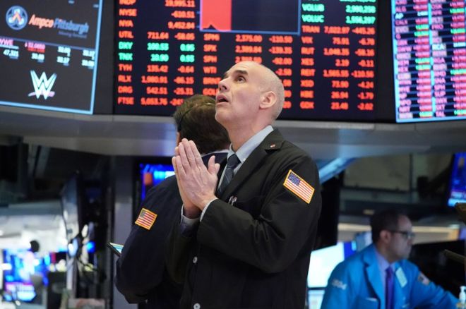 بورس نیویورک و چشمان نگران به کاهش ارزش سهام / Bryan R Smith / AFP