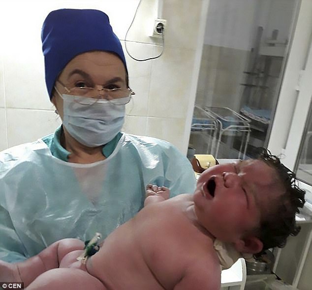 تولد نوزاد 6 کیلویی در روسیه (+عکس)