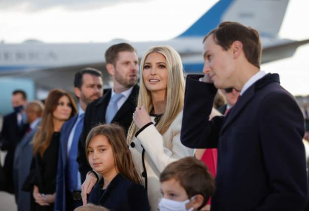خانواده و طرفداران  ترامپ در پایگاه هوایی اندروز (+عکس)