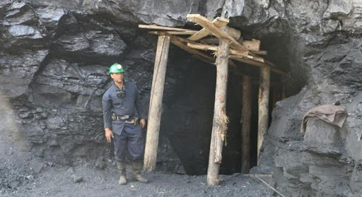 روسیاهی زغال برای مسئولان «شرکت زغال‌سنگ کرمان» ماند / ماجرای اعتراض ۱۰ روزه کارگران معدن چیست؟