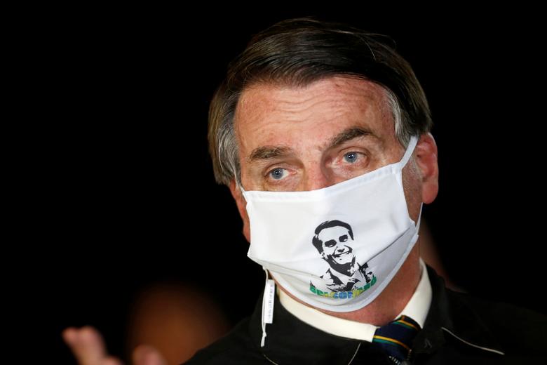 رئیس جمهور برزیل با ماسک