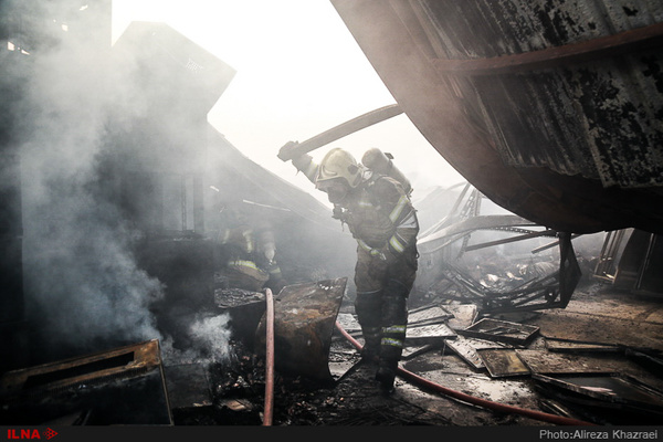 آتش&zwnj;سوزی گسترده در شهرک صنعتی در جاجرود