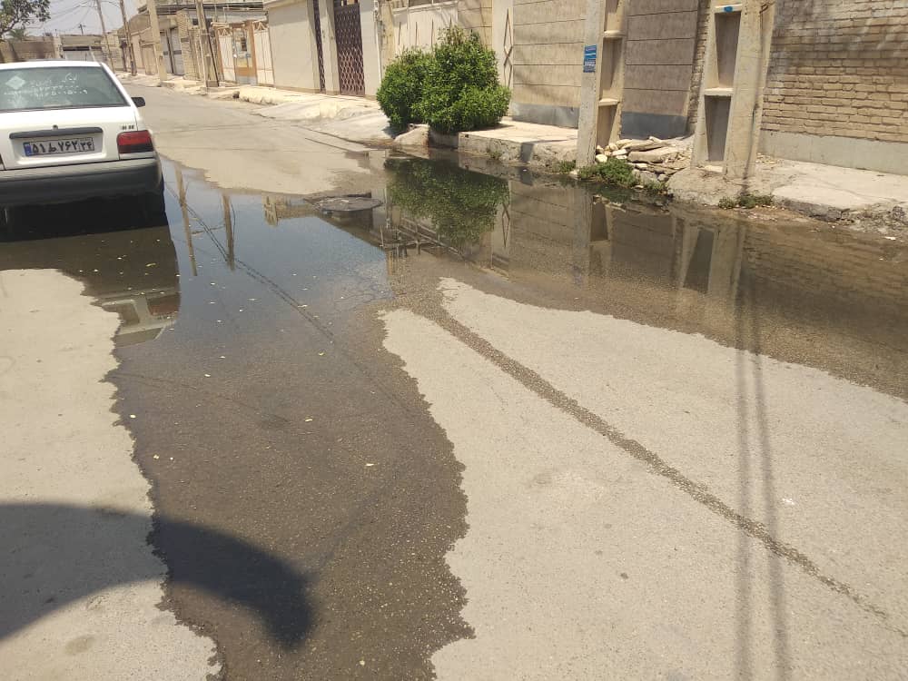 وضعیت اسفناک شهر اهواز به علت یک مشکل عمومی/ تهدید سلامت و بهداشت مردم بواسطه اهمال مسئولان آبفا / نگرانی از بوی تعفن آب شرب مردم