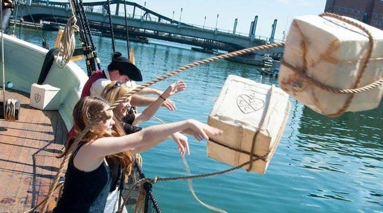 مهمانی چای بوستن