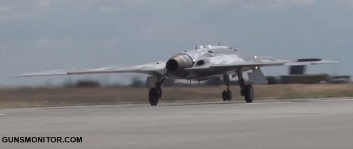 سوخو S-70 اوخوتنیک-بی؛ پهپاد جت رادار گریز روسیه! (+عکس) سوخو S-70 اوخوتنیک-بی؛ پهپاد جت رادار گریز روسیه! (+عکس)