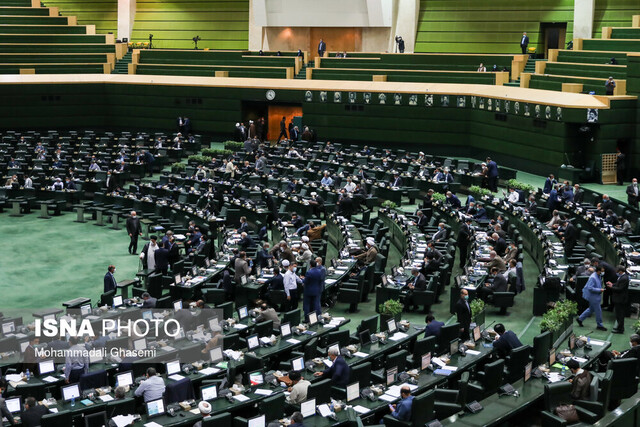 تعیین مجازات هایی برای توهین به قومیت ها و ادیان الهی، در مجلس