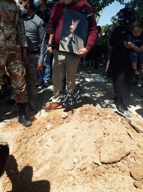 محسن قاضی مرادی در قطعه هنرمندان بهشت زهرا به خاک سپرده شد (+عکس)