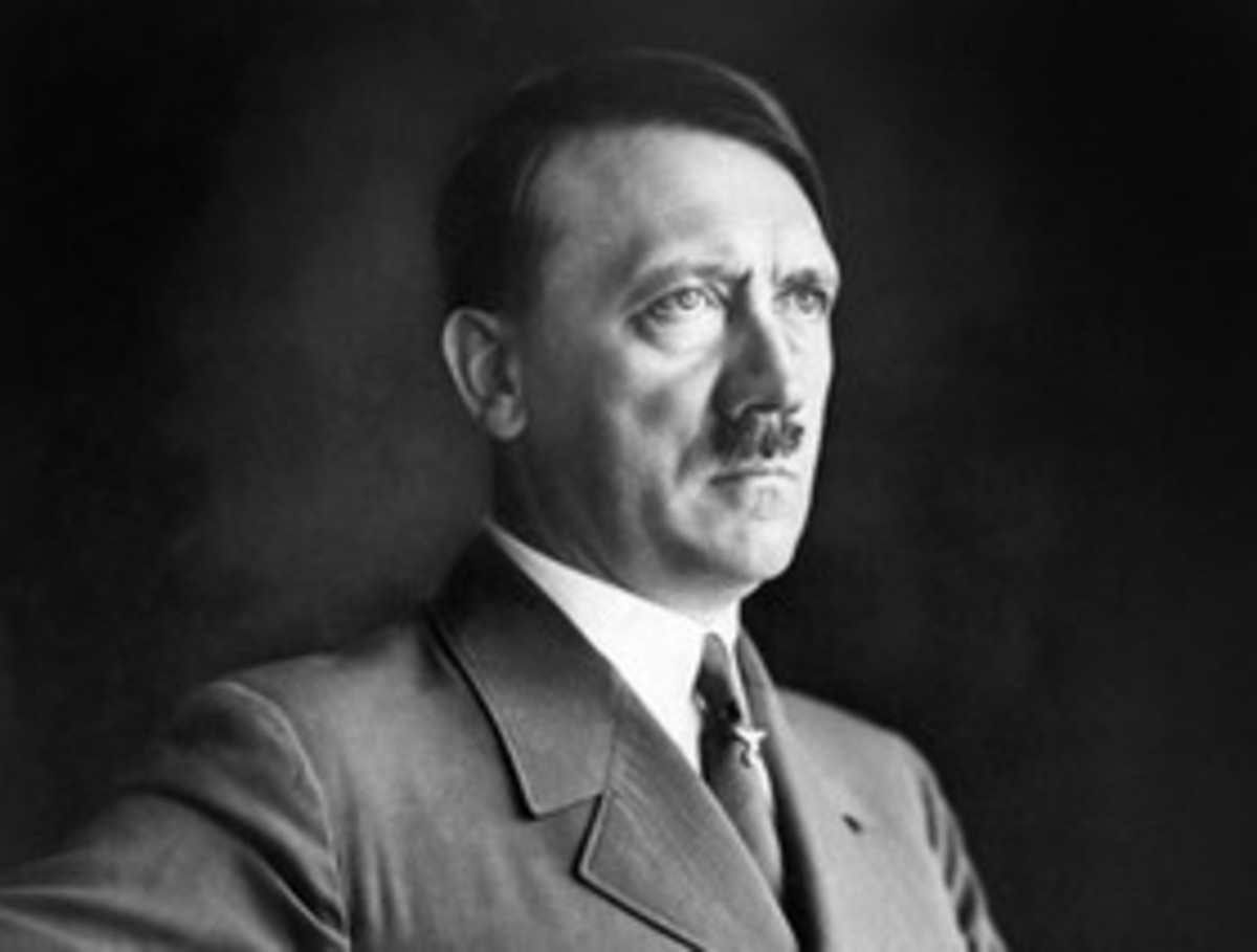 رونمایی از اولین فولکس قورباغه ای جهان در حضور هیتلر (عکس)