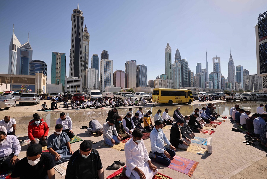 اولین جمعه کاری در امارات/ از گیجی شهروندان تا