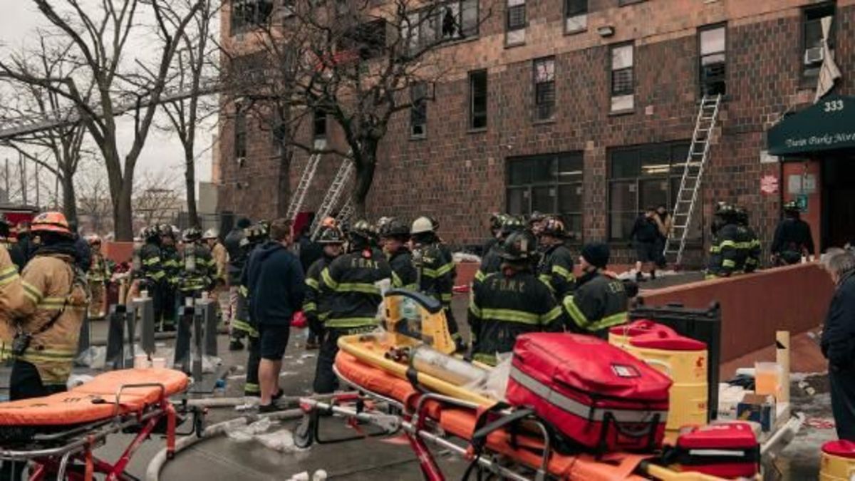 19 کشته در آتش سوزی بزرگ نیویورک/ بیش از 60 زخمی