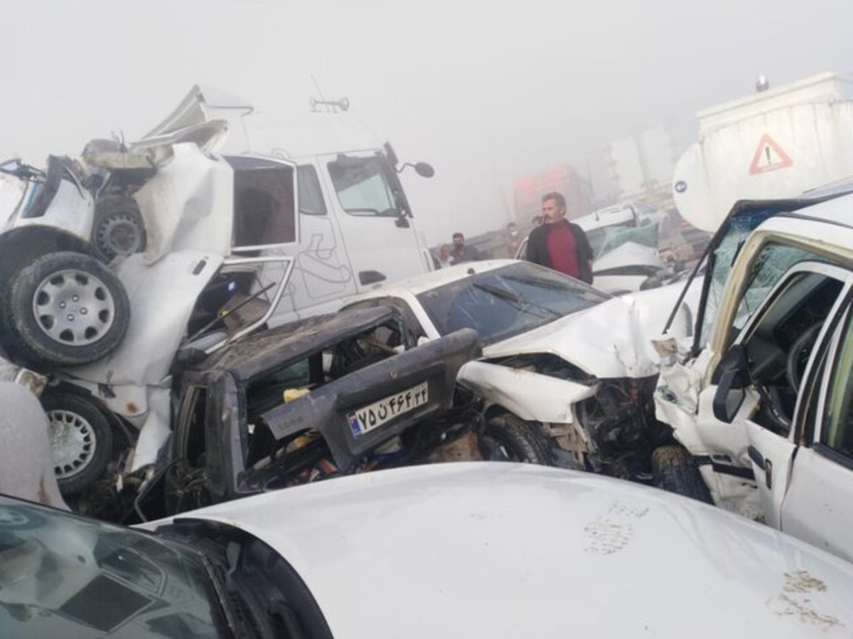 لحظه‌ای هولناک از تصادف در جاده بهبهان - رامهرمز خوزستان (فیلم)/تصحیح: این فیلم مربوط به ایران نیست
