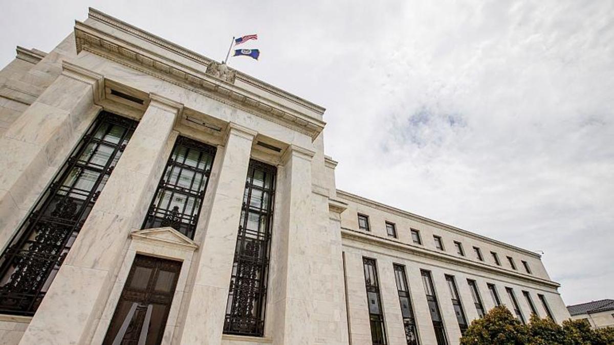 استعفای نایب رئیس بانک مرکزی آمریکا به دلیل معاملات پنهانی سهام