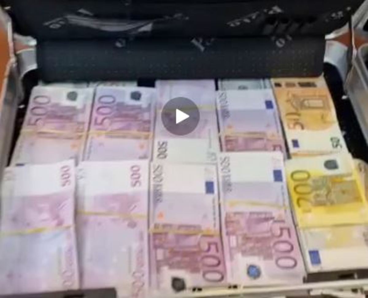 کیف‌های رشوه دلار و یورو در دادگاه شهرداری لواسان (فیلم)