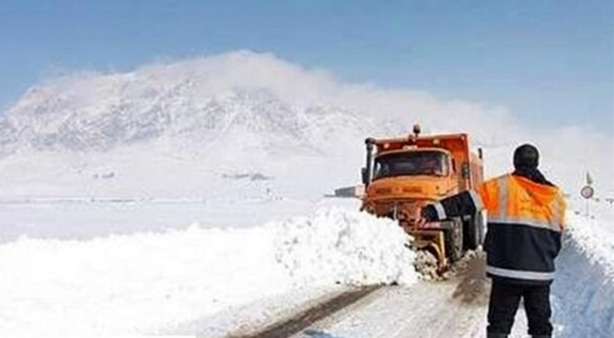 برف و کولاک راه ارتباطی ۵۵۰ روستای کردستان را بست