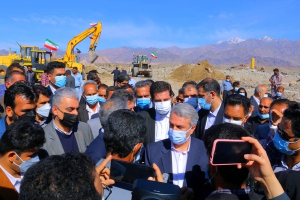 وزیر صمت در کرمان: مردم منطقه را در معدن سهام‌دار و شریک می‌کنیم