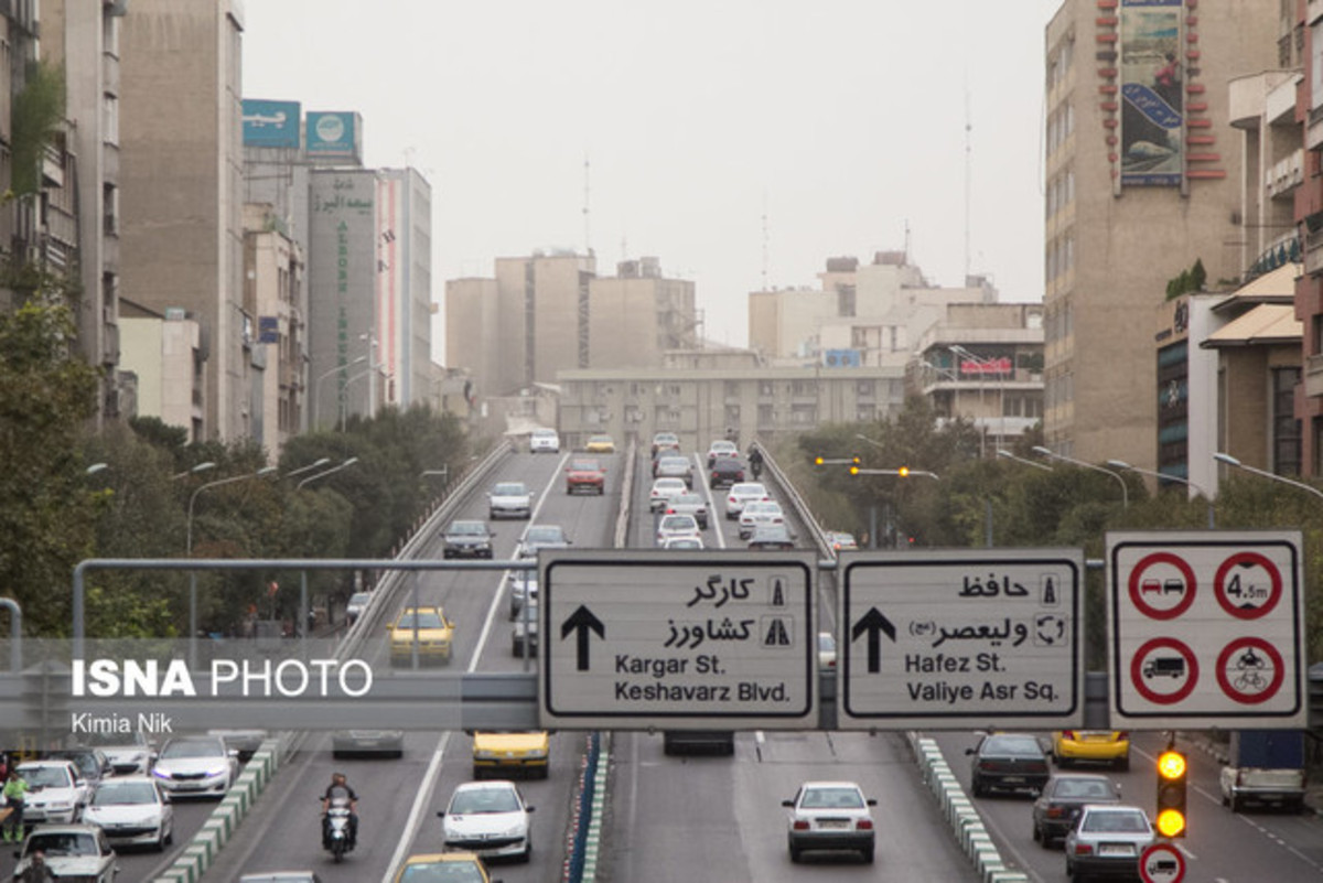 افزایش موقتی آلودگی هوای تهران/ بارش و کاهش دما در پایان هفته