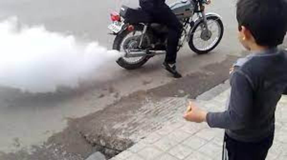 تردد موتور و خودرو‌های دودزا در تهران تا شنبه ممنوع شد (فیلم)