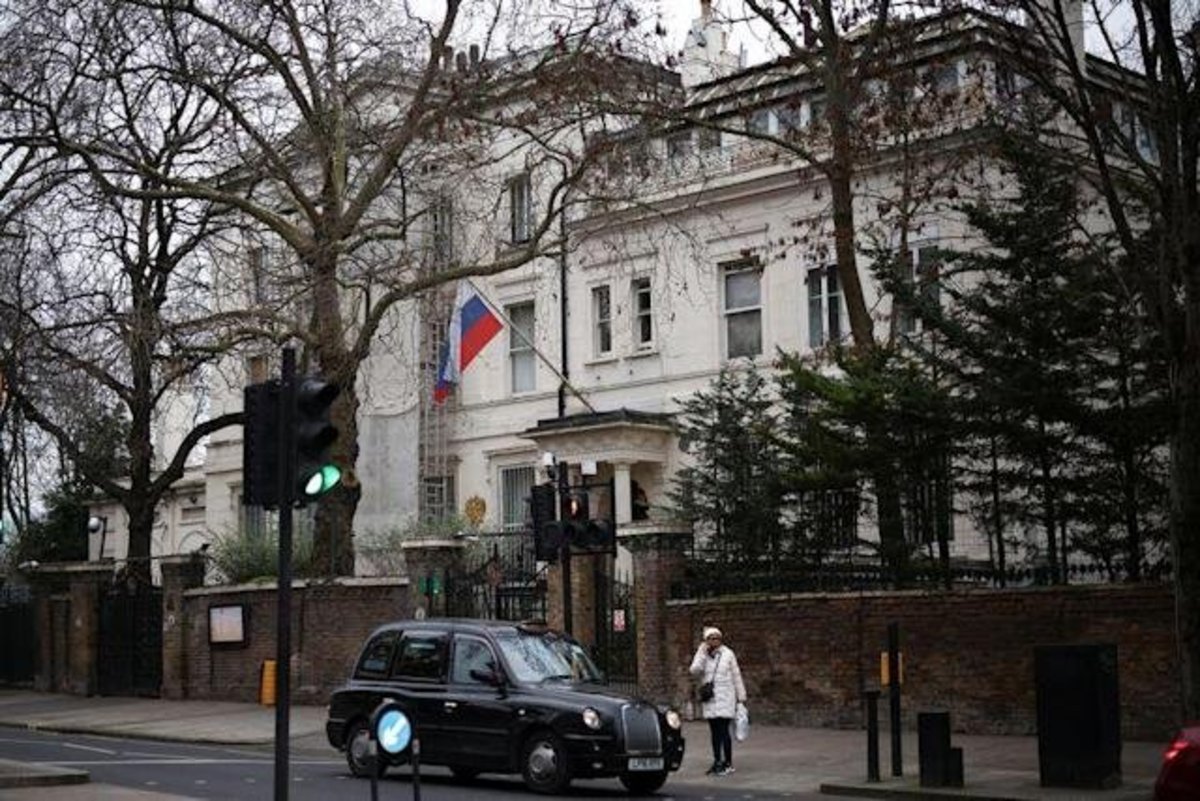 Посольство в лондоне. Посольство России в Лондоне. Украинское посольство в Лондоне. Посольство США В Лондоне. Посольство.