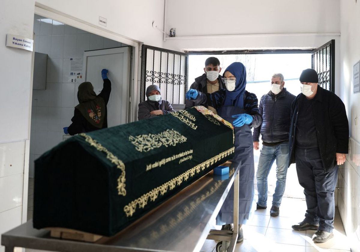 گزارش رویترز از وضعیت قبرستان‌های ترکیه در شرایط کرونایی (+عکس)