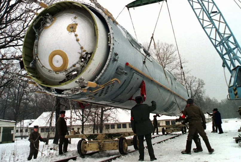 وقتی اوکراین با دست خود دندان های هسته ای خودش را کشید/ اوکراین 30 سال پیش سومین قدرت اتمی بزرگ دنیا بود