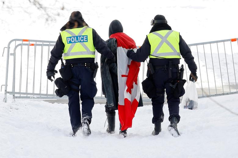 بازداشت کامیونداران معترض کانادا