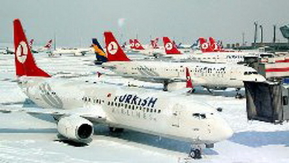 لغو همه پروازها به مقصد استانبول تا ساعت ۲۴ سه شنبه
