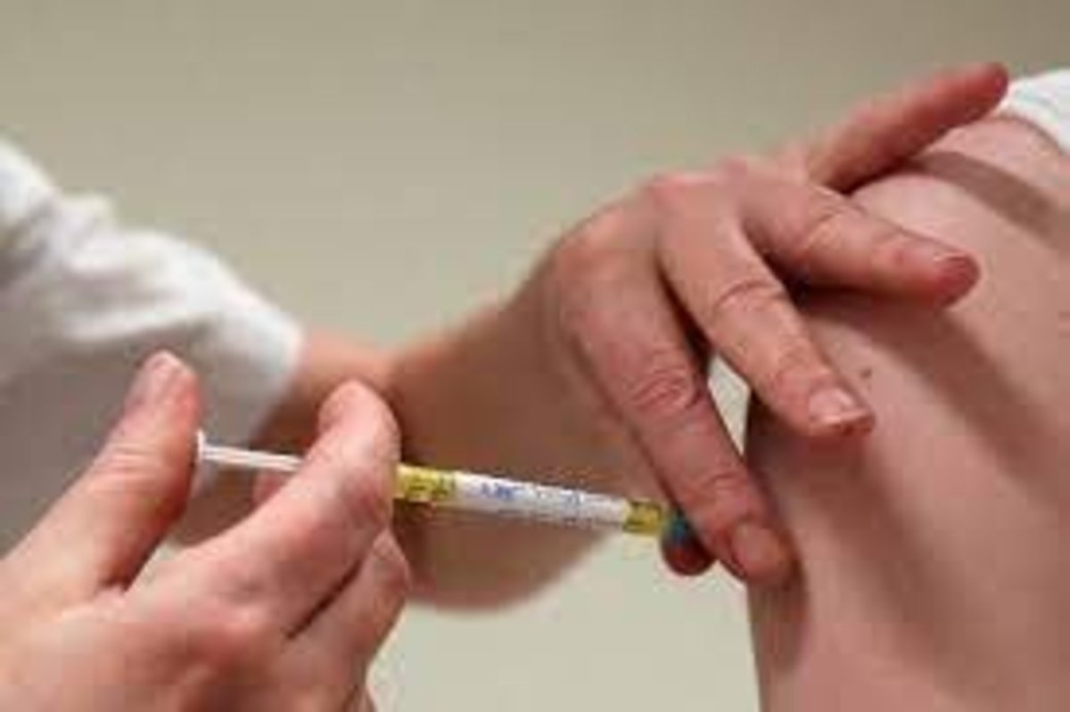 کاهش خطر مرگ ناشی از اُمیکرون با زدن دُز سوم  واکسن کرونا