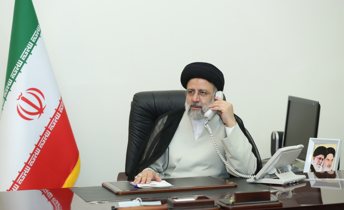 رئیسی به ماکرون: لغو تحریم‌ها و راستی‌آزمایی از مبانی اساسی توافق است/ ماکرون: ایران حق دارد که به آمریکا بی‌اعتماد باشد