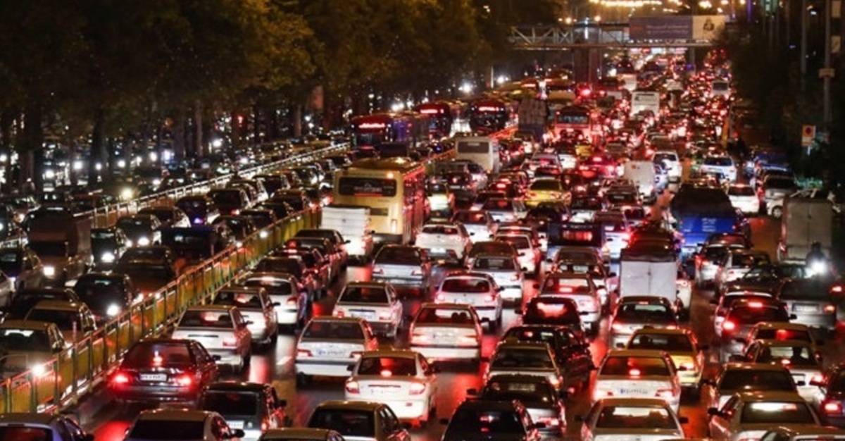 استاندار تهران: دلایل ترافیک سنگین این روزهای پایتخت/مردم نگران کالاهای اساسی نباشند