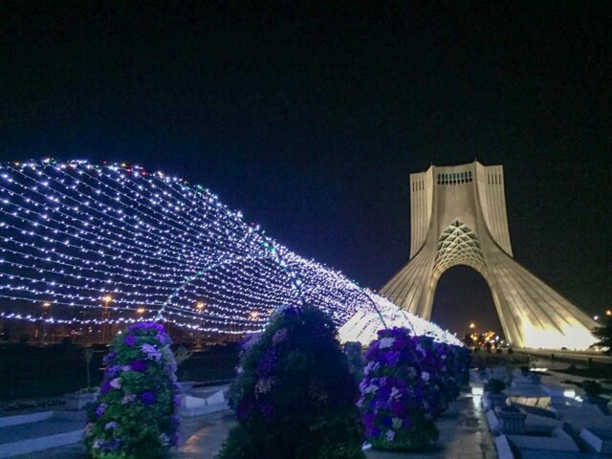 میدان آزادی تهران آماده جشن‌های نیمه شعبان و عید نوروز می‌شود