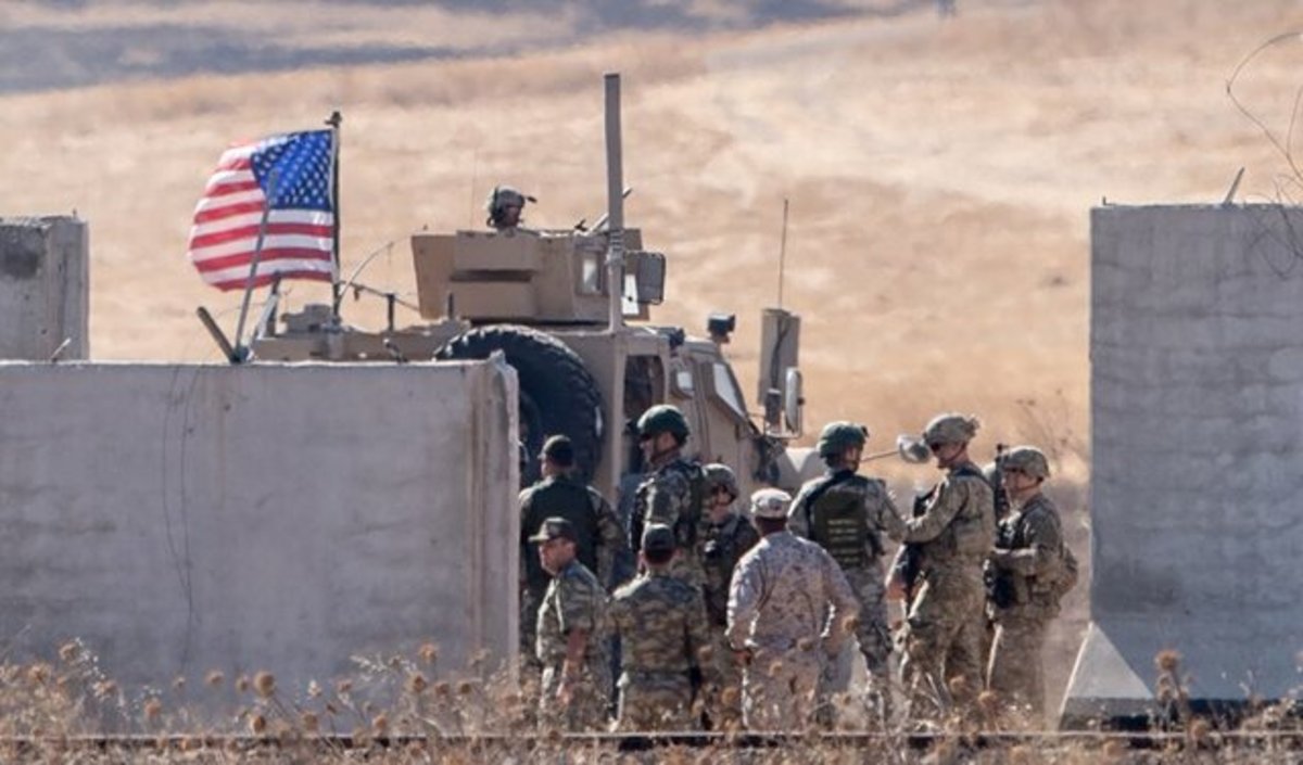 سوریه/ انفجارهای پیاپی در اطراف پایگاه ارتش آمریکا در حومه دیرالزور