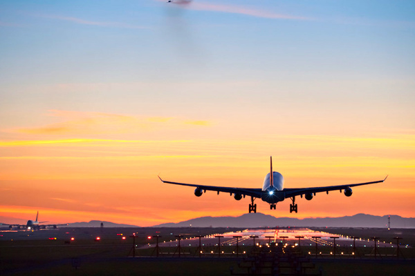 کاهش ۹۰ درصدی اعزام و پذیرش مسافر پروازهای بین‌المللی در سال ۹۹