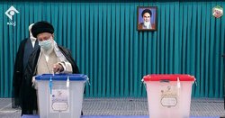 مقام معظم رهبری  رأی خود را به صندوق انداختند +عکس
