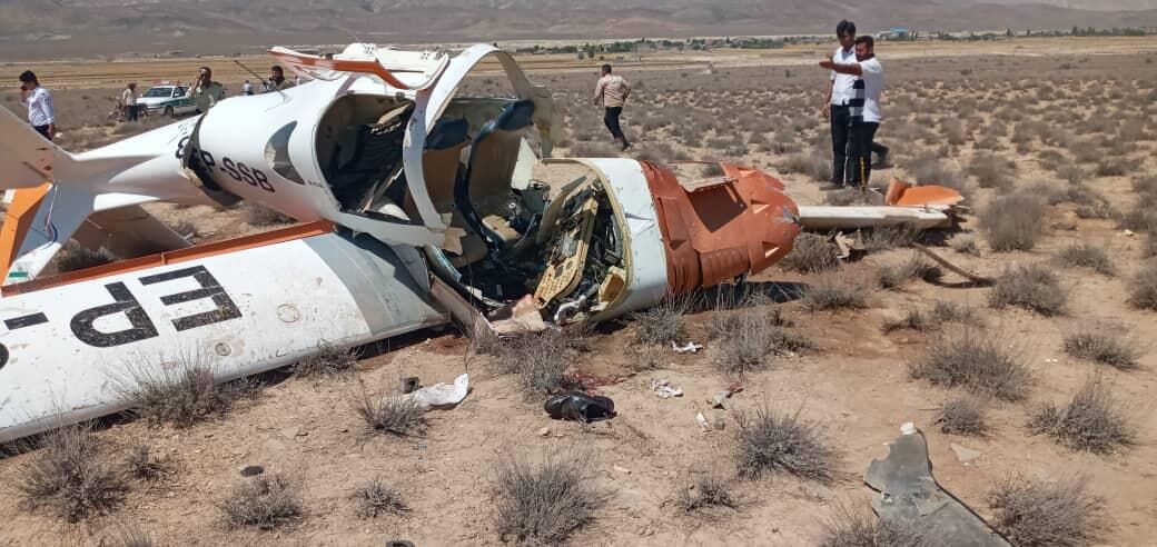 2 کشته در سقوط هواپیما (+عکس)