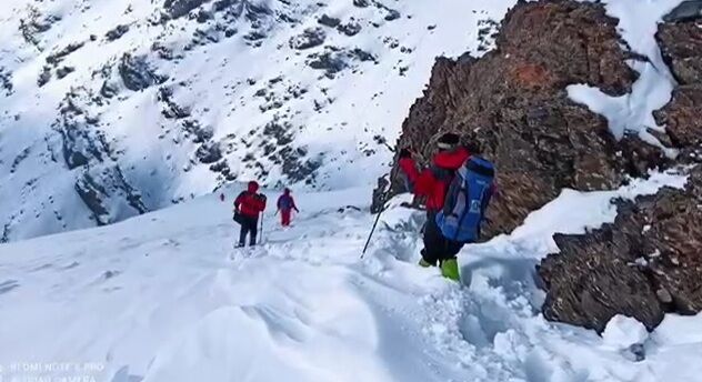 نجات ۴ کوهنورد در ارتفاعات کوهستانی تهران