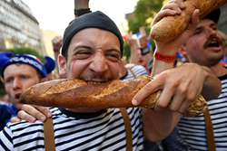 غذا‌های سنتی در میان طرفداران یورو 2020 (عکس)